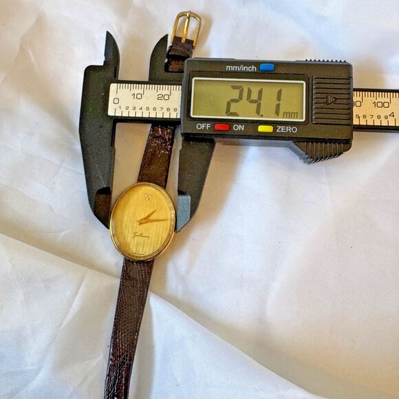 Vintage Guillaume Swiss Classic Winding Watch 24mm Gold 1960s, Lizard